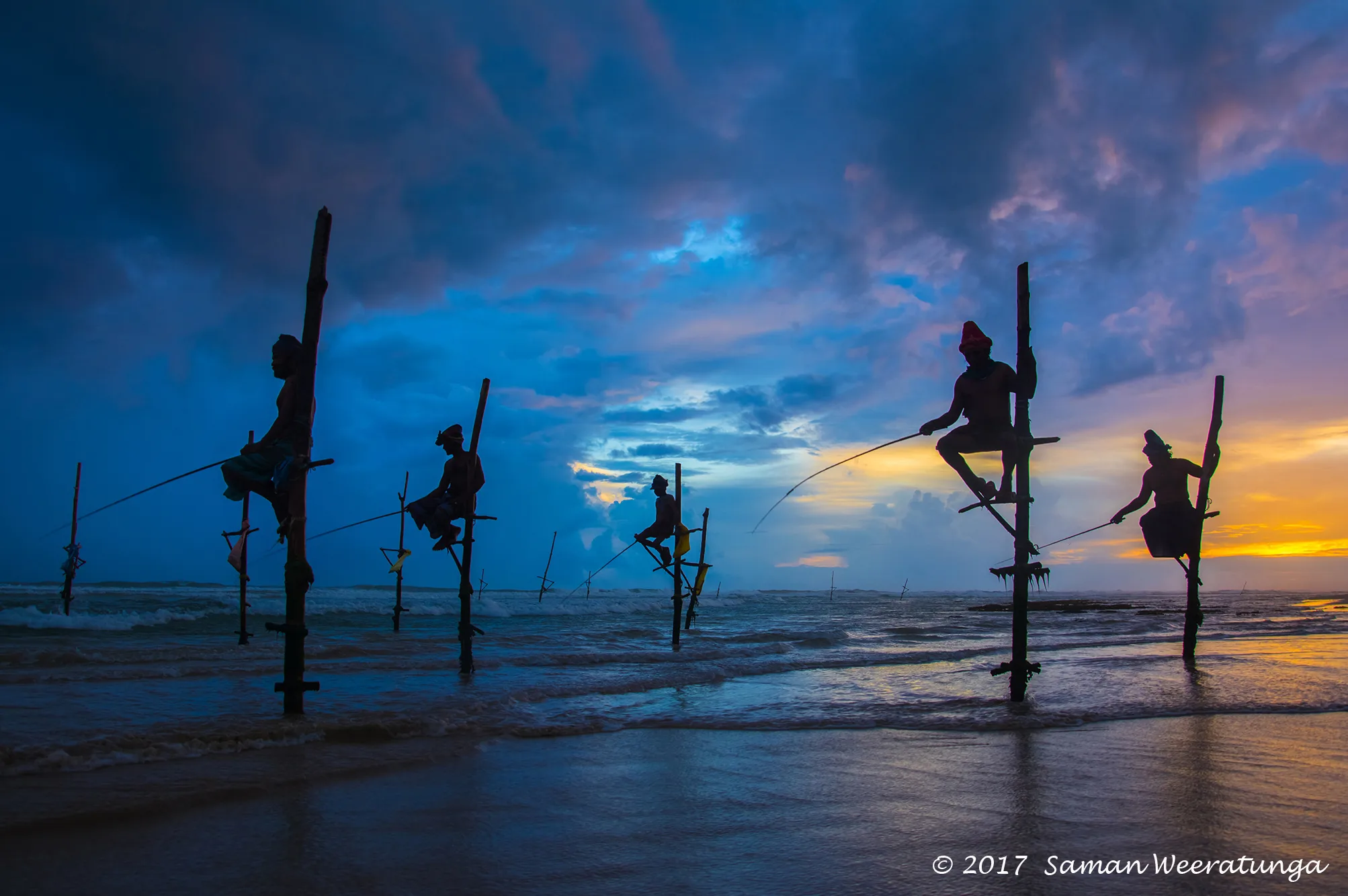 traditional-sri-lankan-stilt-fishermen-sri-lanka-9sgw traditional-sri-lankan-stilt-fishermen-sri-lanka-9sgw